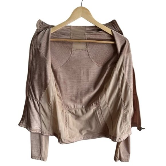 Lululemon Catch Me Air Jacket Size 6 Champagne Cream - Picture 12 of 12